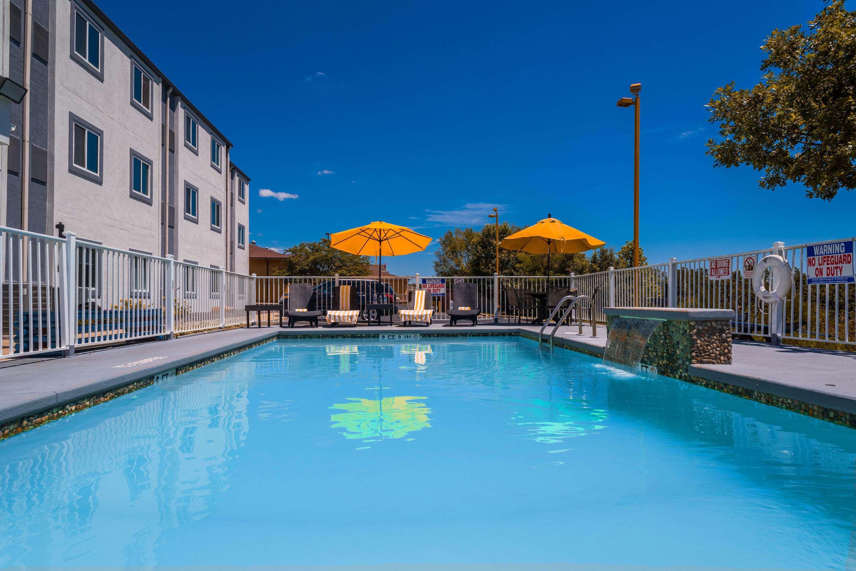 Studio Z, Ascend Hotel Collection Saint-Robert Exterior foto